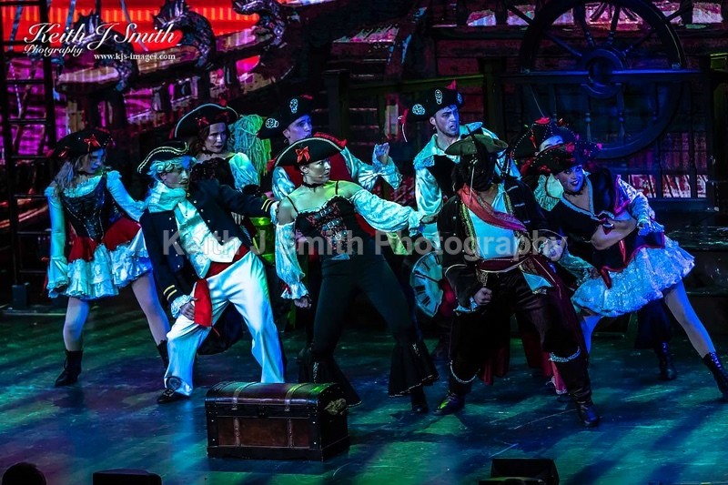 7KJS1022 - Ambition show team