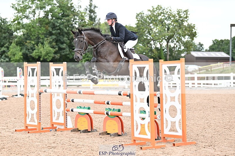 250820B-125750-00661 - Cls 4 Newcomers and 1.10m Open