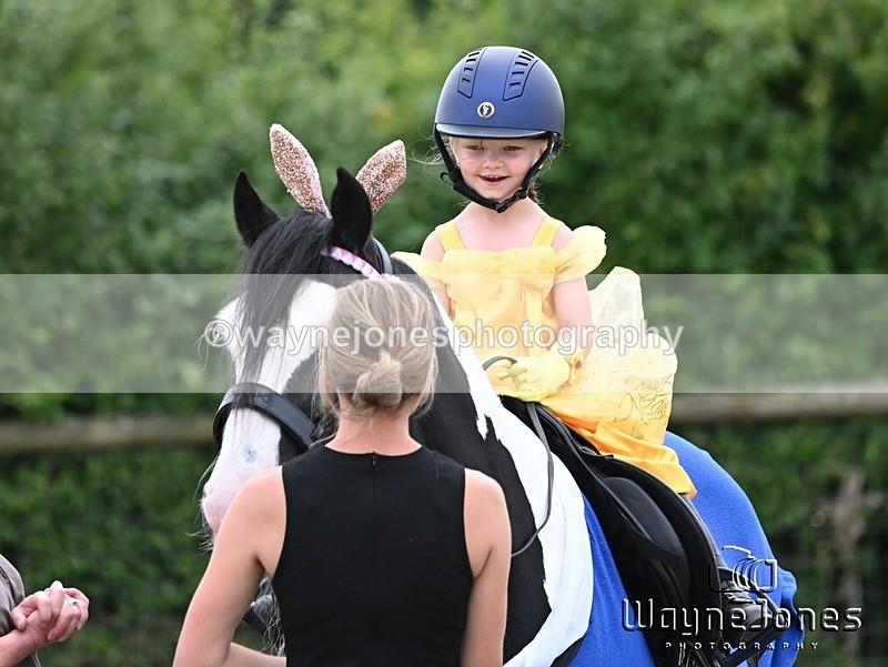 WJ6_8256 - Nancy & Churchill's first Show 22-06-25