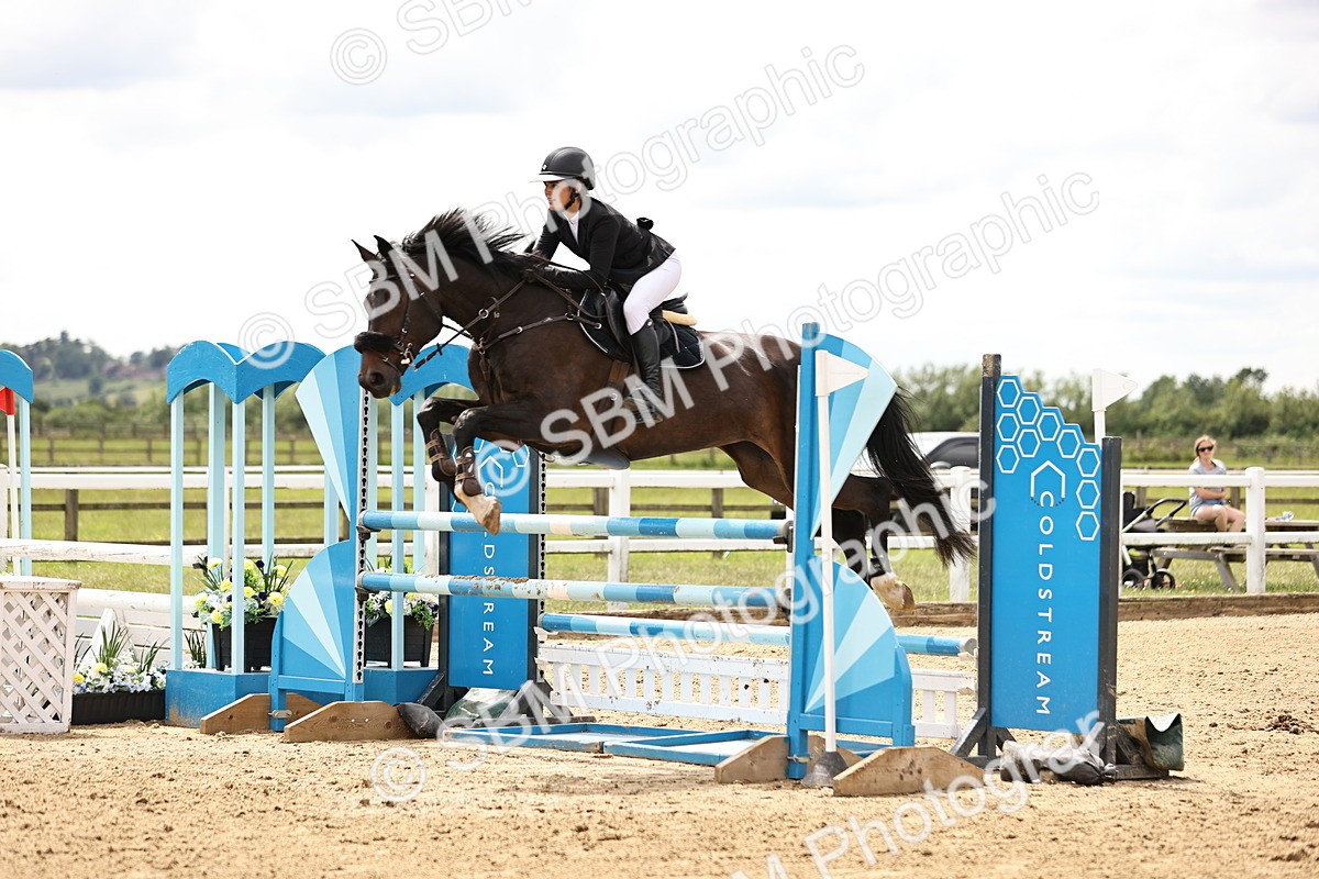 SBM_003185 - Class 11 - Senior Newcomers - 1.10m