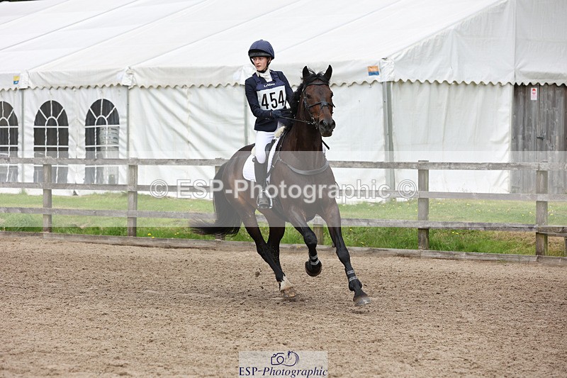 240804-114023-12739 - 454-Bella_Stevens-TOTALLY_WORTH_IT