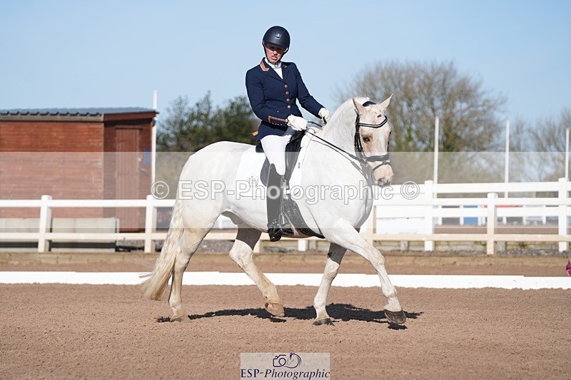 260214-113608-03692 - 025-Louisa.Julie.Brend