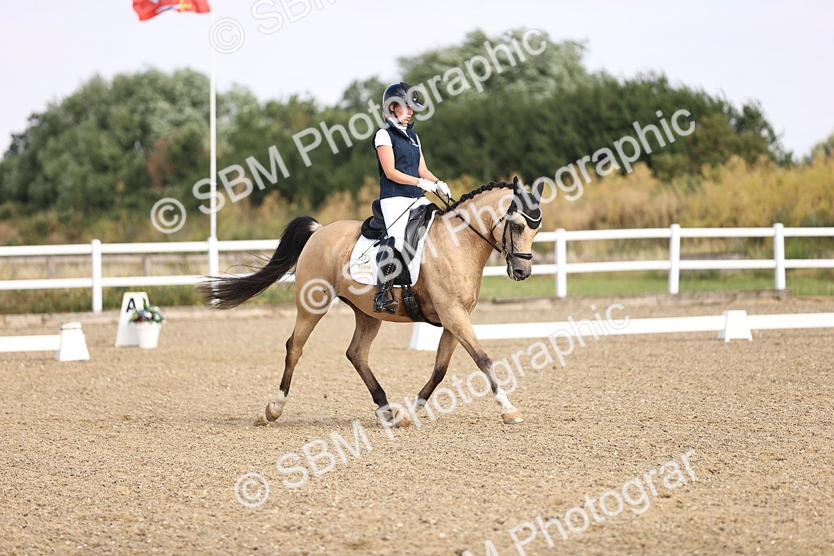 SBM_008538 - Novice 5 - 08.30-9.33