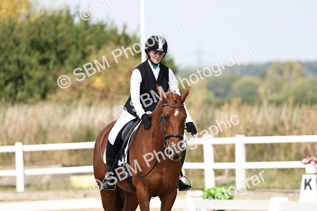 SBM_018390 - Class 16 - Novice 5 - 11.12-12.01