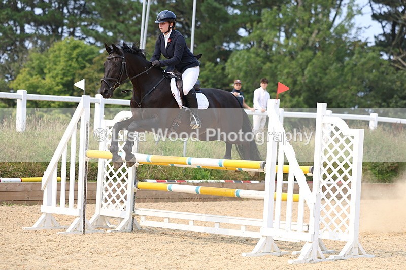 3E7A2527 - Class 8: Senior Newcomers/1.10m open