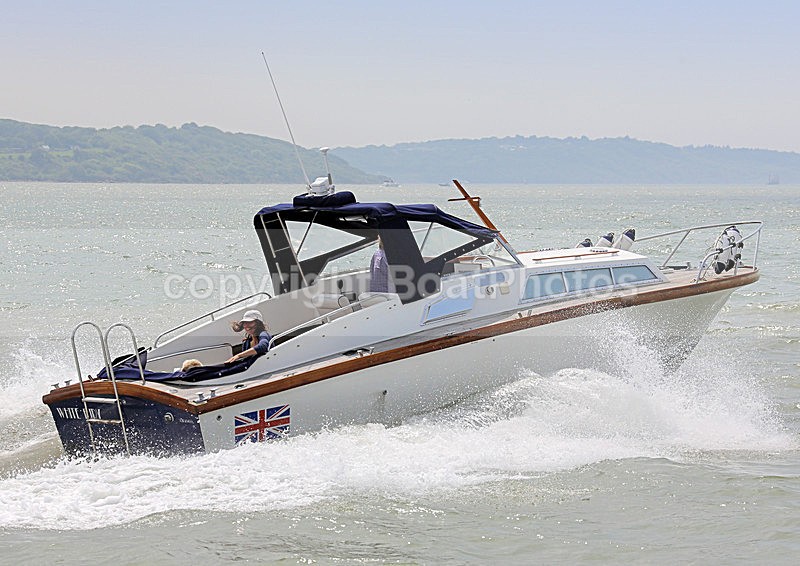 140601 WHITE FURY WT7A4614 - Motorboats - Open