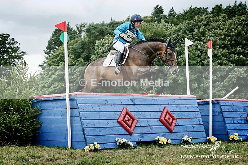 290718-1630a - Equestrian