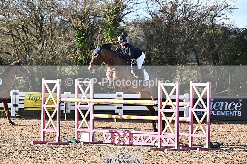 251203-131949-00676 - Cls 4 Newcomers and 1.10m Open