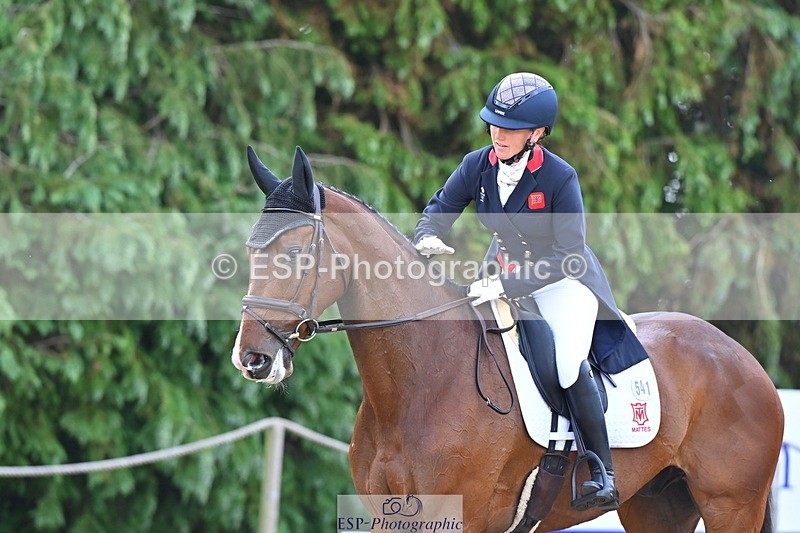 250523A-090345-05404 - D-451-Laura.Collett-DRUMGIVEN.MR.CHARISMA