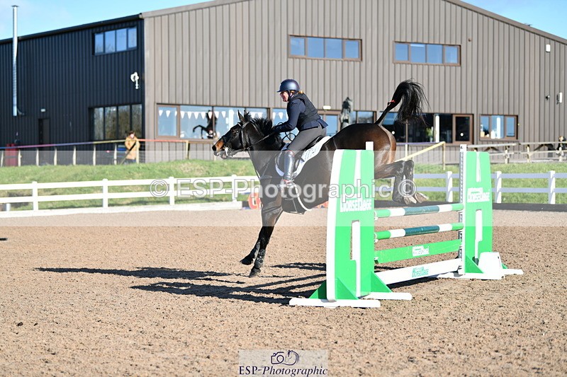 231110A-125215-00464 - Cls 4 Snr 1.05m Open