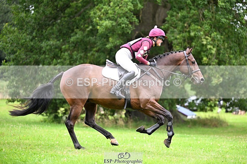 240803-123606-04083 - 077-Georgie_Selley-VICARSTOWN_VICTOR