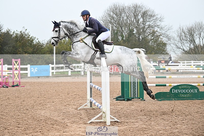 241102A-130614-04718 - SAT Cls 15 Foxhunter and 1.20m Open