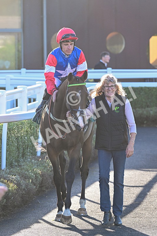 100924-Race 7-Desert Dream-0735 - Race 7