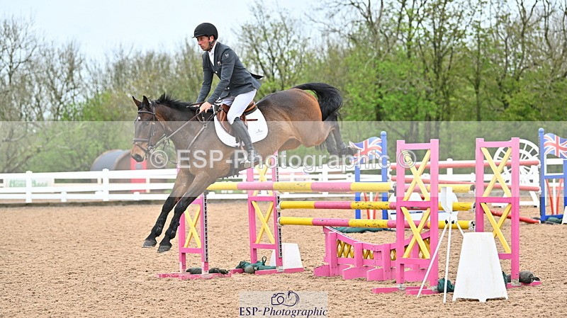 240501A-134447-00847 - Cls 8 Snr Foxhunter and 1.20m Open