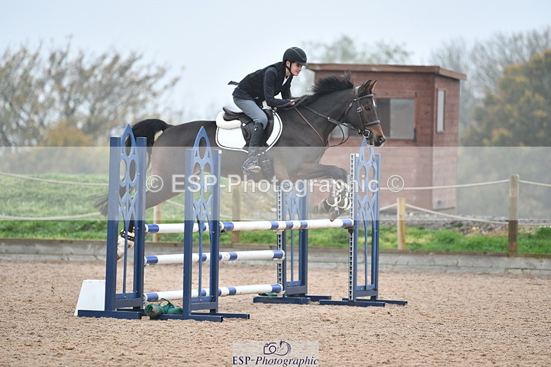 241102A-111135-04217 - SAT Cls 9 British Novice and 90cm Open