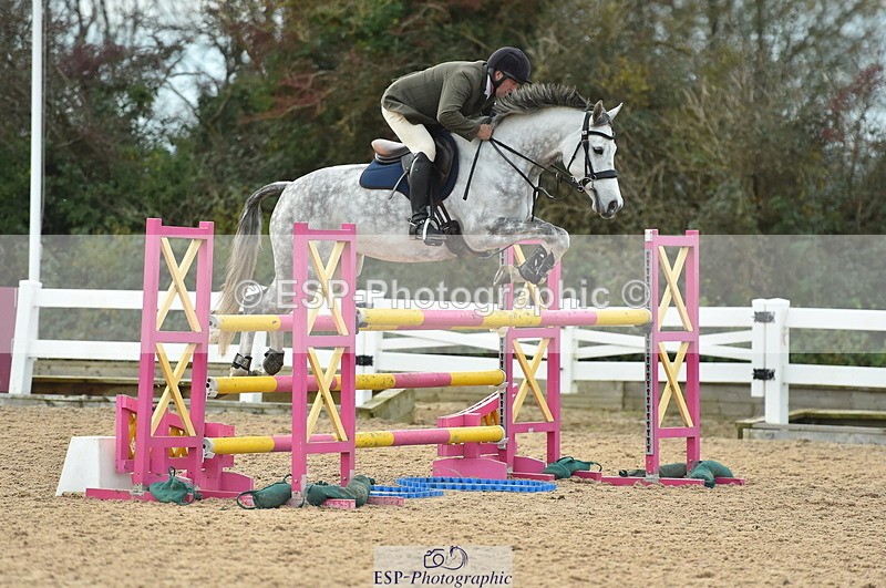 231111A-122942-01862 - Cls 12 Newcomers & 1.10m Open