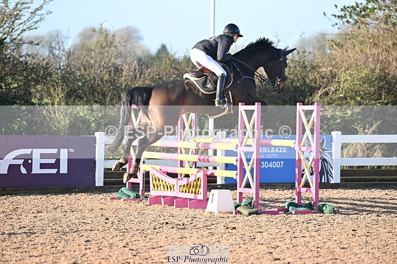 231210A-131331-02519 - Cls 20 Newcomers & 1.10m Open