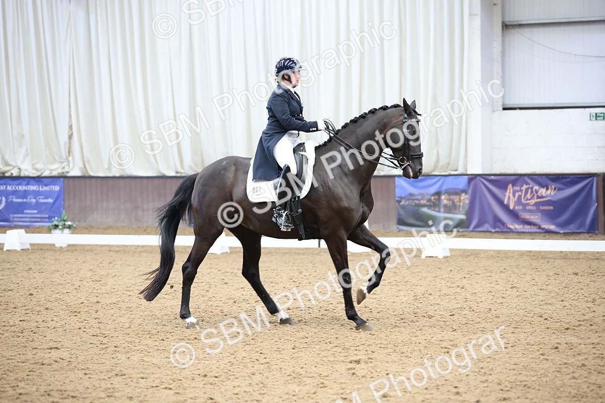 SBM_004782 - Class 9 - FEI Inter 1 Gold - 16.59-17.47