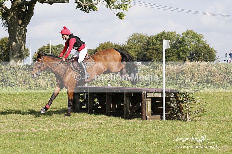  WWHT 171021 3130 - Intermediate (0.90m)  17/10/21