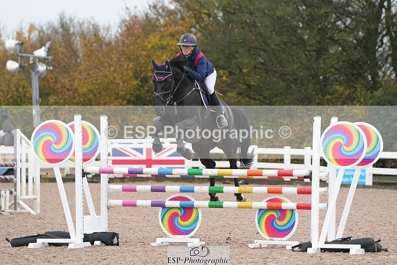 251107-124423-00778 - Cls 5 Newcomers and 1.10m Open