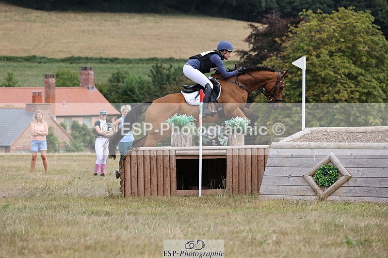 250802A-122331-03502 - C-125-Issy.Colwell-DANNYSTORY