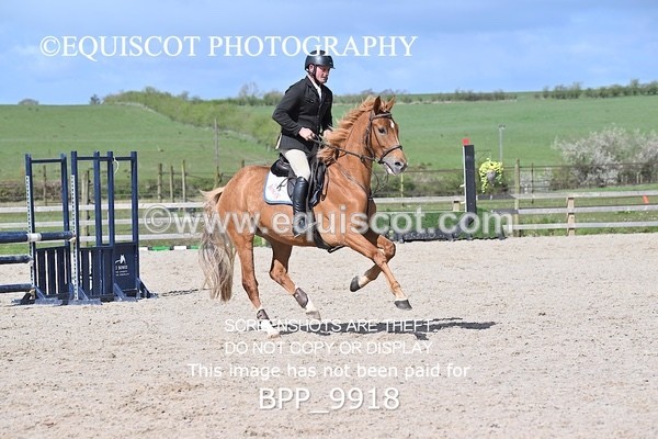 BPP_9918 - CLASS 19 SUN Senior British Novice/ 90cm Open