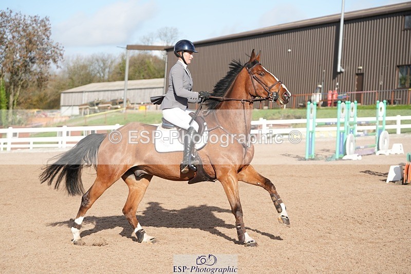 251108-131800-02691 - Cls 13 Foxhunter and 1.20m Open