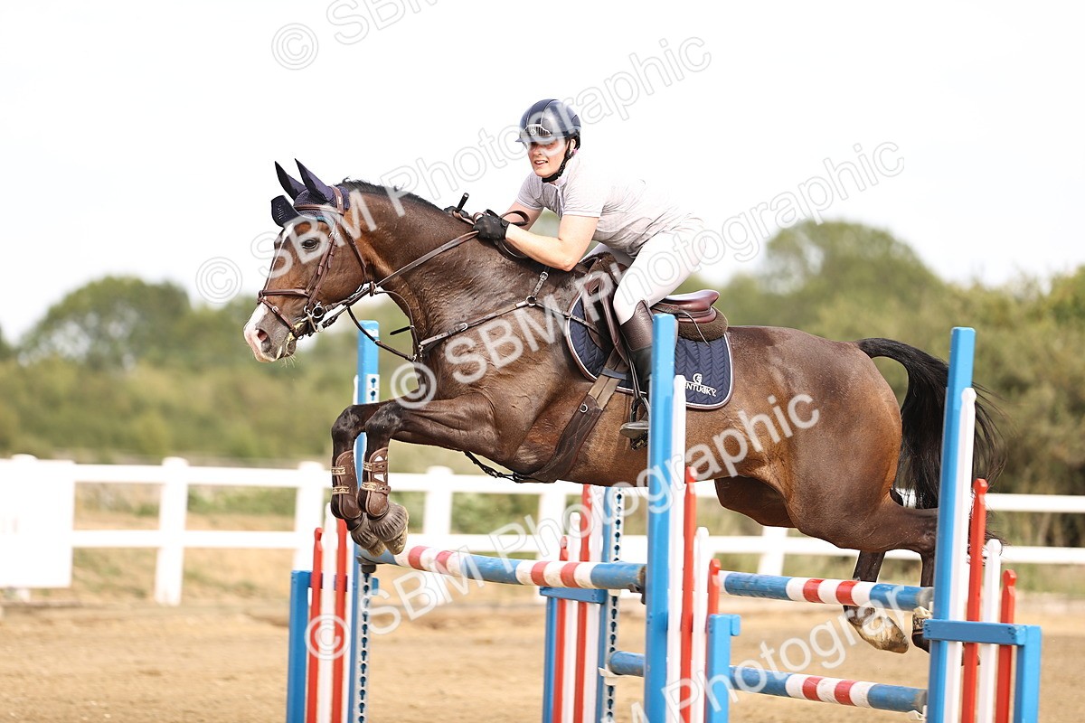 SBM_001518 - Class 6 - Senior Newcomers 1.10m