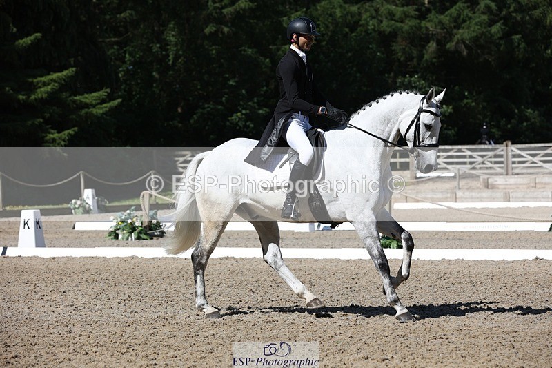 230526-101058-05194 - 359-LONG_BEACH-Giorgio_Nardilli-WEDTrotUp+DR