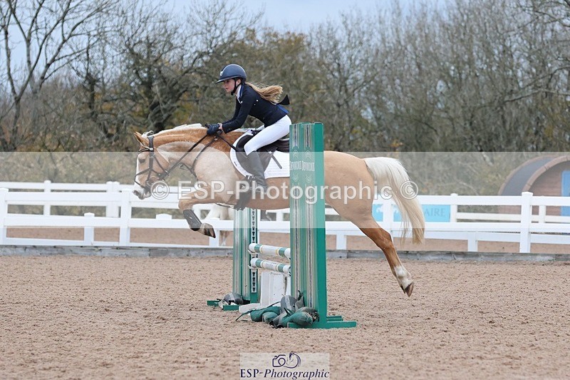 241116X-083443-00105 - Cls 03 Pony Intro 70cm