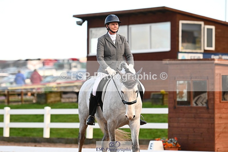 240218A-105913-06253 - 133-Katharine.Lewis-SLS.Maurits