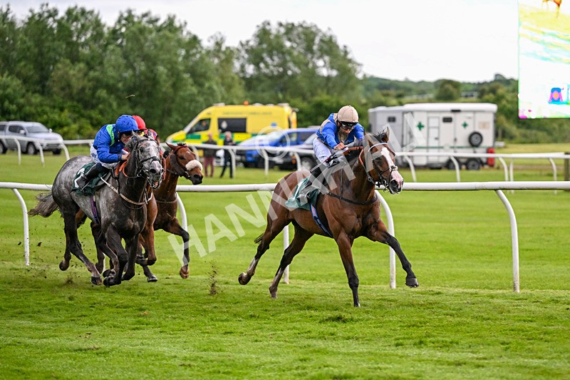 110626-Race 6-Uppercase-5418 - Race 6 20.59pm Racing Again 22nd June Handicap