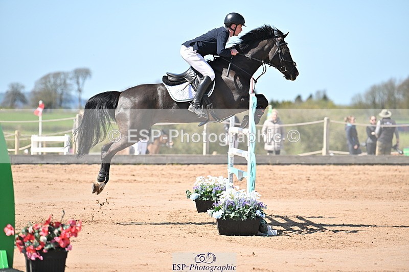 240420A-134338-11452 - Cls 7, 2 Star Medium Tour 1.35m