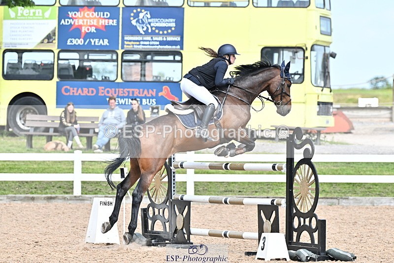 240605A-154922-00977 - Cls 5 Foxhunter and 1.20m Open