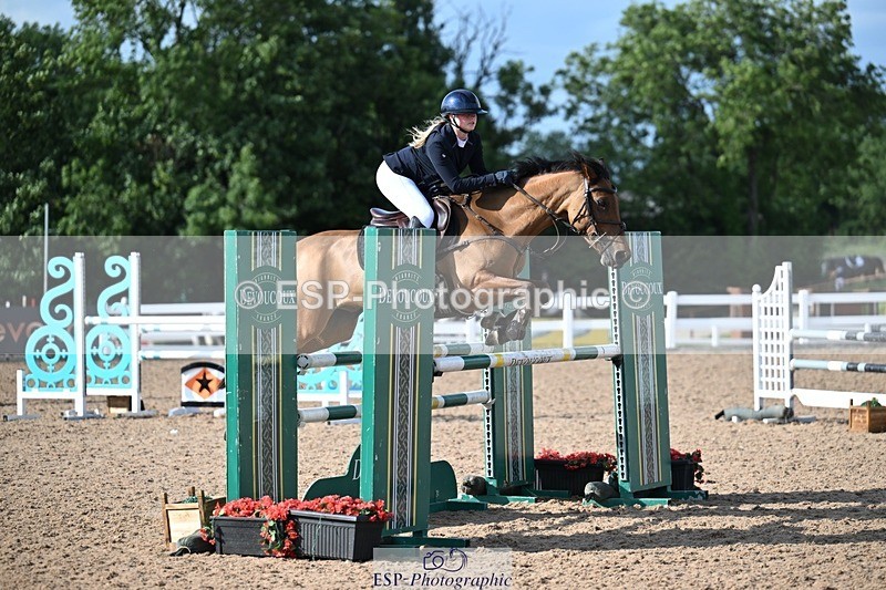 260627-180500-05935 - Cls 27 Foxhunter and 1.10m