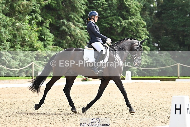 240811-141506-06312 - 115-Lucy.Amy-Millenium.Falcon