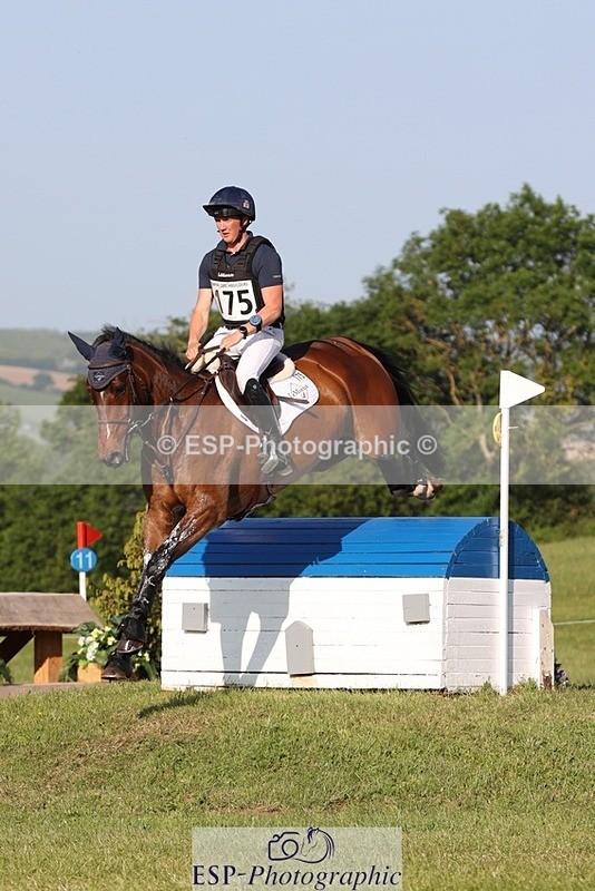 230527-181508-14607 - 175-MONBEG_EQUITY-Tom_McEwen-XC