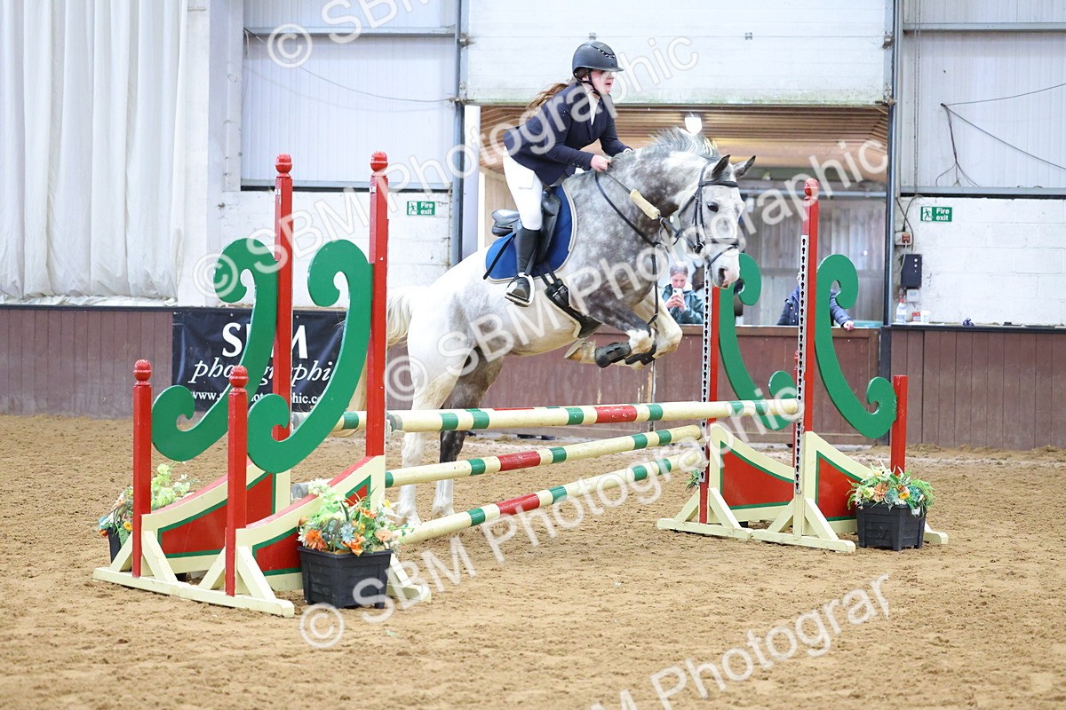 SBM_009587 - Class 20 - Senior British Novice/ 90cm Open - First Round (0.90m)