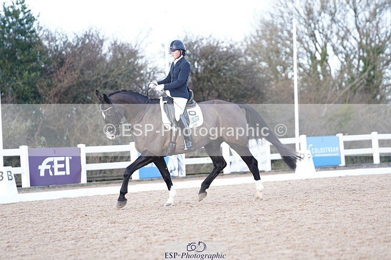 241214-125450-00535 - 144-Natasha.Rumble-Week.Orchard.Leo