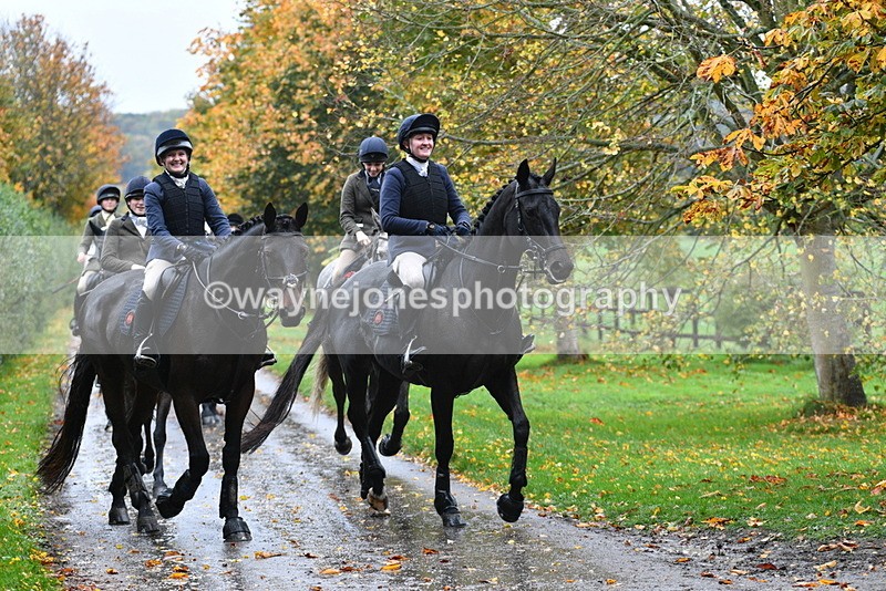 WJ5_6332 - B&B walk back for Hunt Tea !
