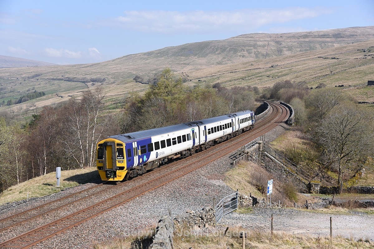 JL - 21.4.23 158755 09:20 Leeds - Carlisle, Dent Head - Dent Head