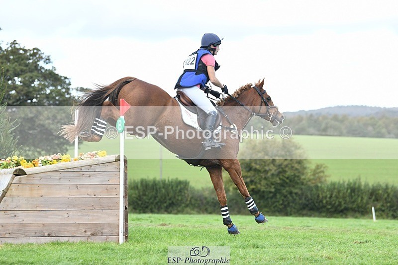 231022-132014-28683 - 322-BALLYBOLGER.LIONMAN-Sarah.Perry-XC