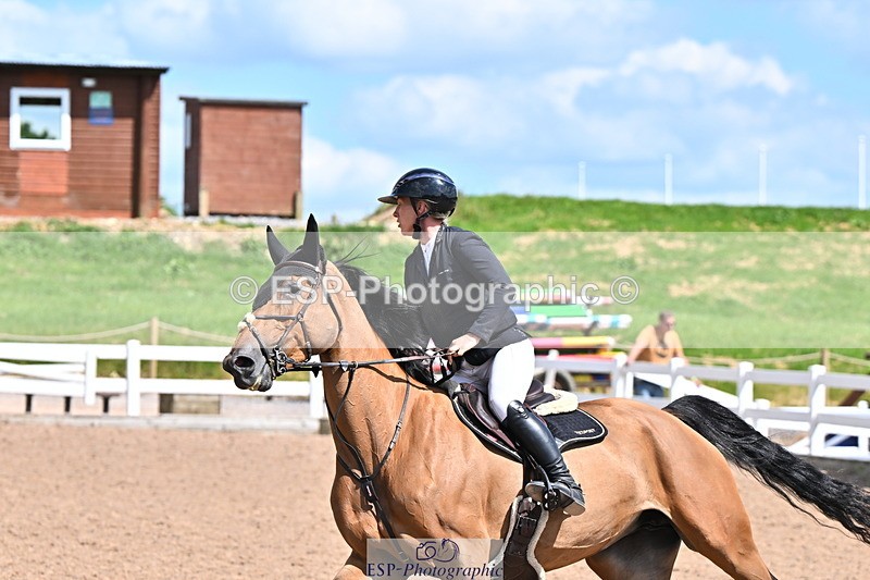 240619A-152611-00806 - Cls 5 Snr Foxhunter and 1.20m Open