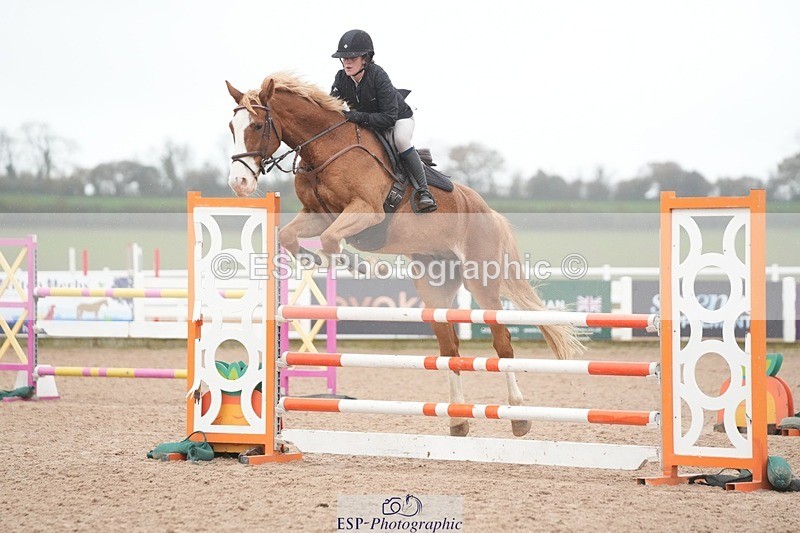 251109-120501-03724 - Cls 20 Newcomers and 1.10m Open