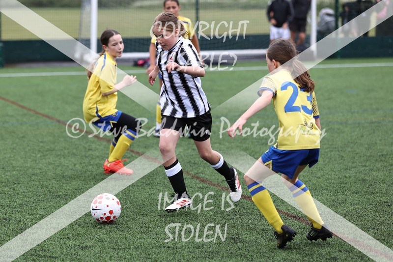 1DX32441 - Sat 6th U12 Girls