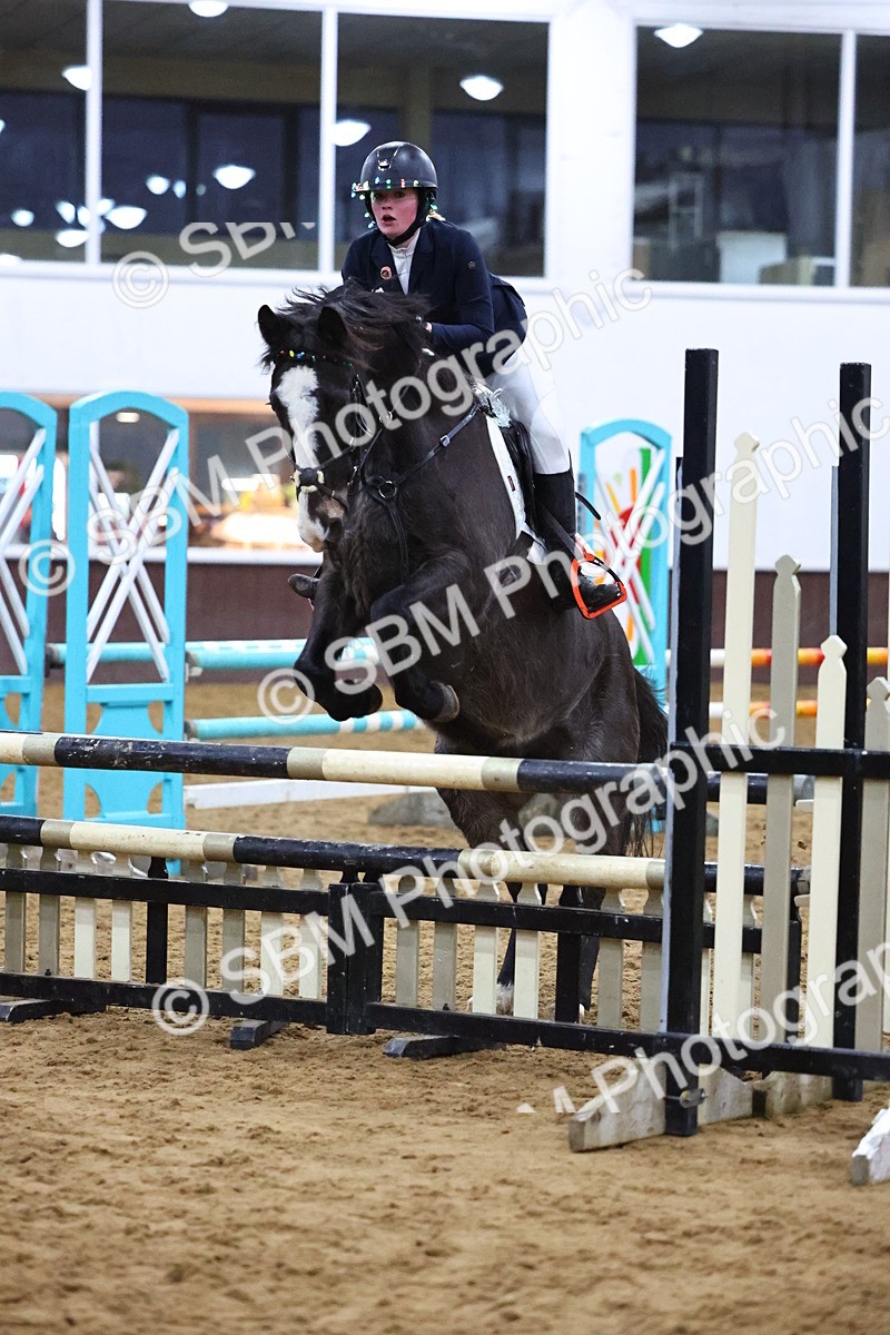 SBM_002843 - Class 6 - Holly & Ivy Stakes - 90cm