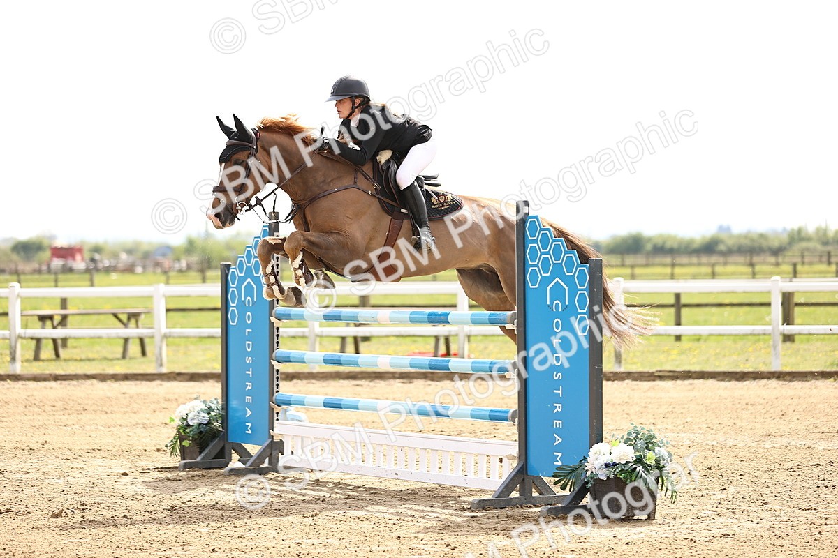  - Class 13 - Senior Foxhunter - 1.20m