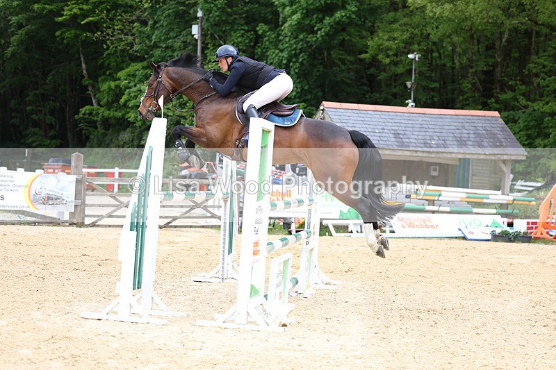 3E7A9486 - Class 8: Senior Newcomers/1.10m open