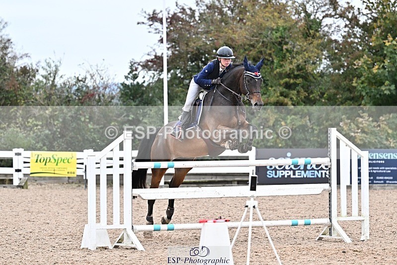 251015-152846-00903 - Cls 6 Foxhunter and 1.20m Open