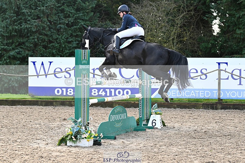 241025-100120-05269 - 128-Lottie.Turnell-TRICKLE